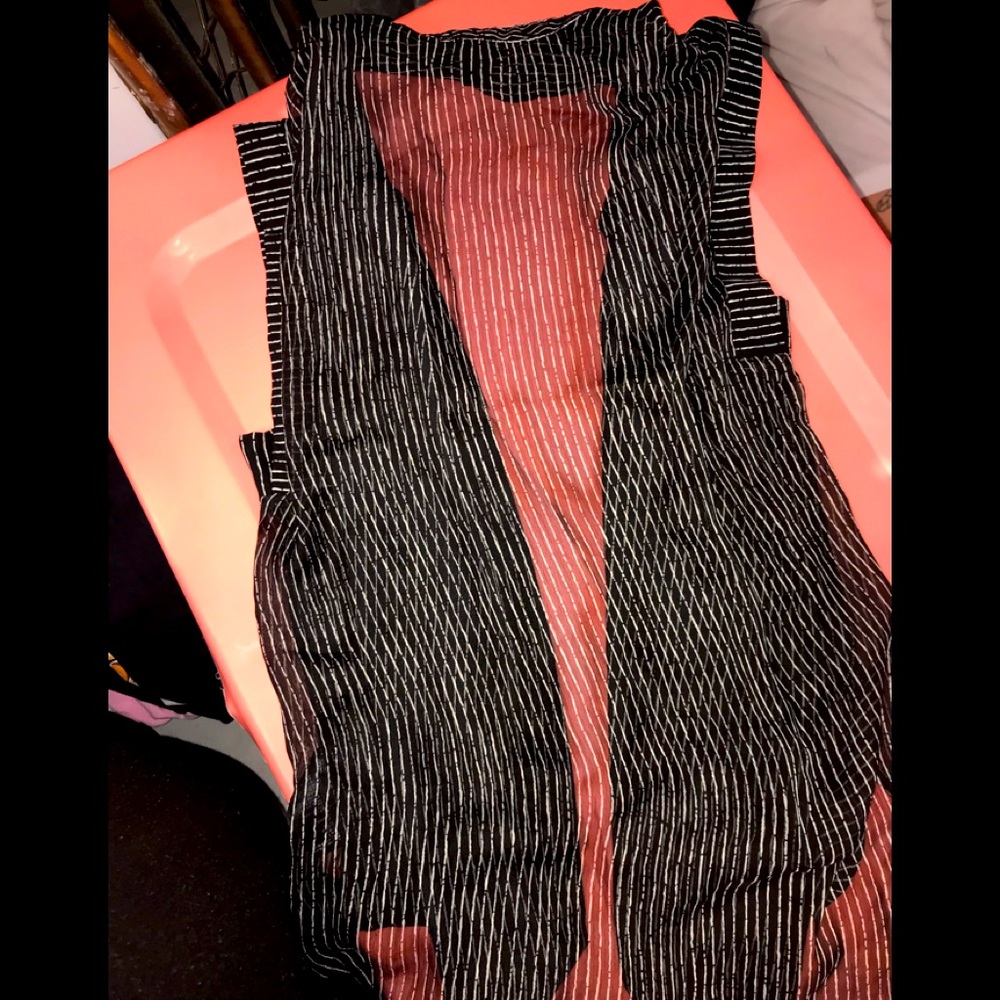 Forever 21 womens size large black and white pin striped dress shirt